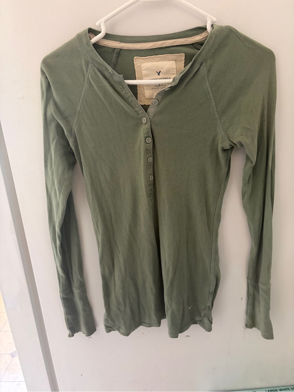 Y2K American Eagle Outfitters Olive Long Sleeve Henley